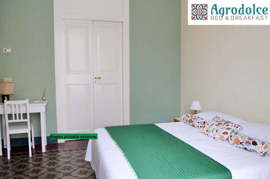 Bed and Breakfast Agrodolce Барчеллона-Поццо-ди-Готто Номер фото